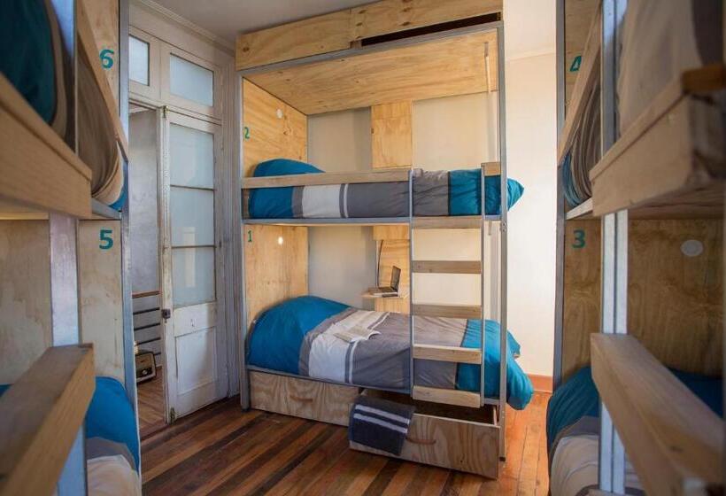 تختخواب در اتاق مشترک, Casa Lastra