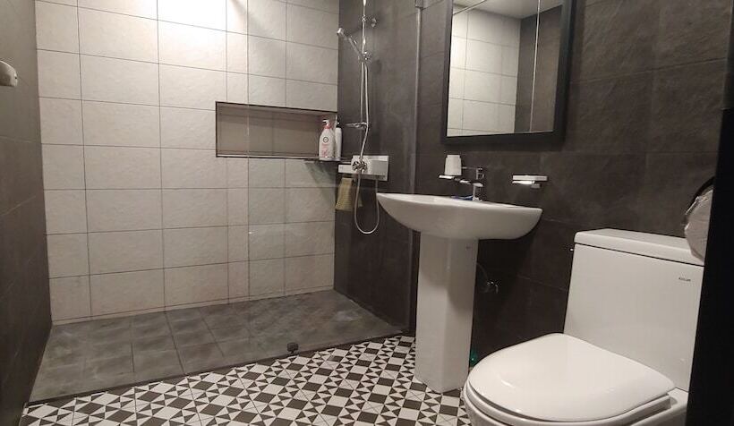 Habitació Triple Estàndard, White Windmill Guesthouse