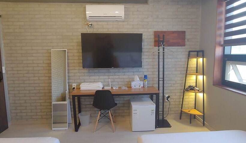 Family Room, White Windmill Guesthouse