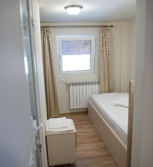 スタンダードトリプルルーム, Pensiune Xe Mar