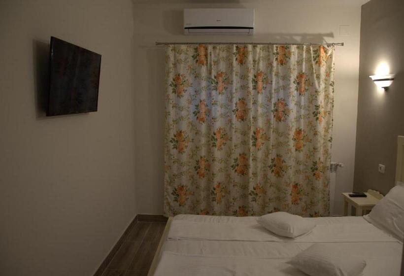 スタンダードトリプルルーム, Pensiune Xe Mar