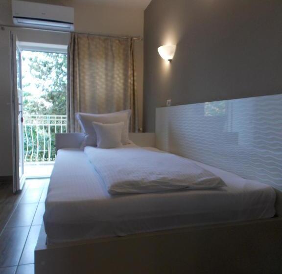 スタンダードシングルルーム, Pensiune Xe Mar