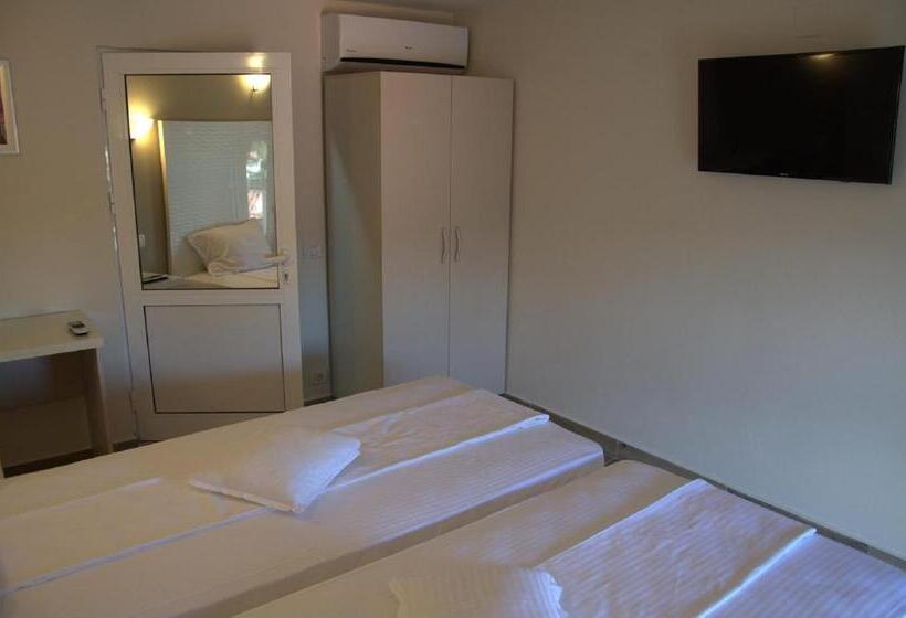 スタンダードルーム, Pensiune Xe Mar