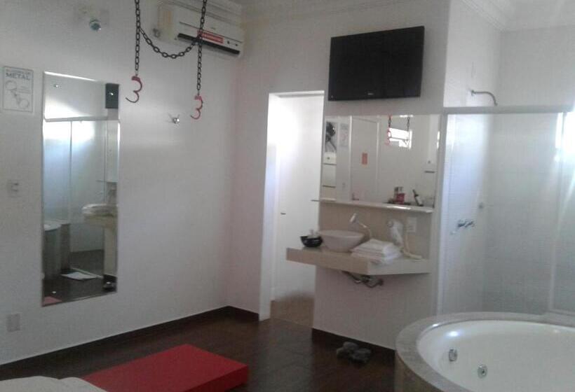 标准工作室, Prime Motel