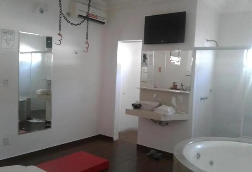 استودیوی استاندارد, Prime Motel