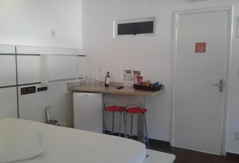 标准工作室, Prime Motel