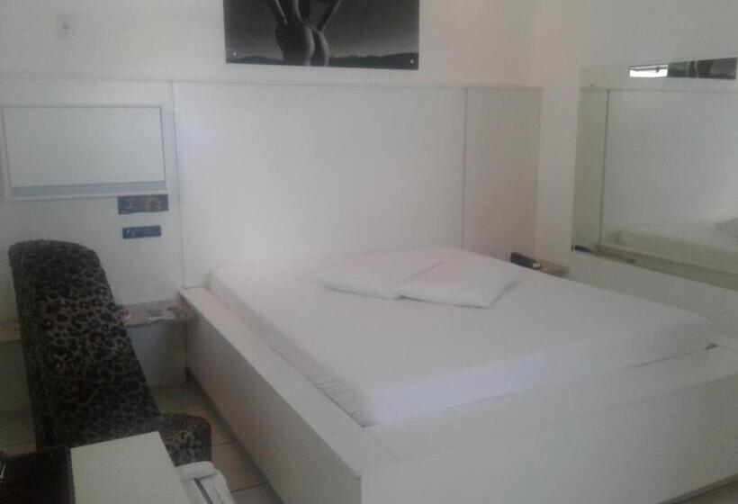 标准工作室, Prime Motel