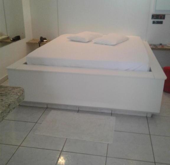 标准工作室, Prime Motel