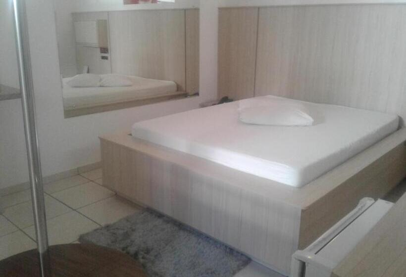 استودیوی لوکس, Prime Motel