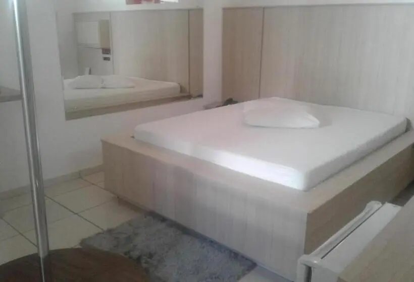 استودیوی لوکس, Prime Motel