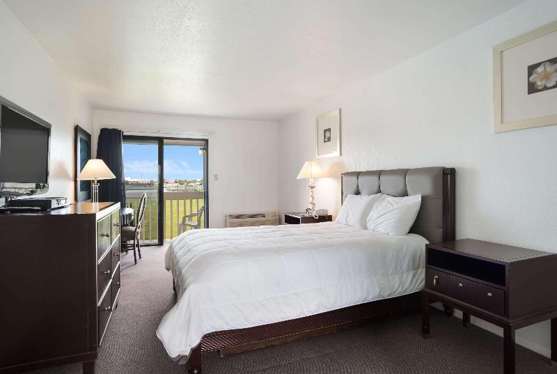 带大床的标准间, Rodeway Inn At Somers Cove Marina