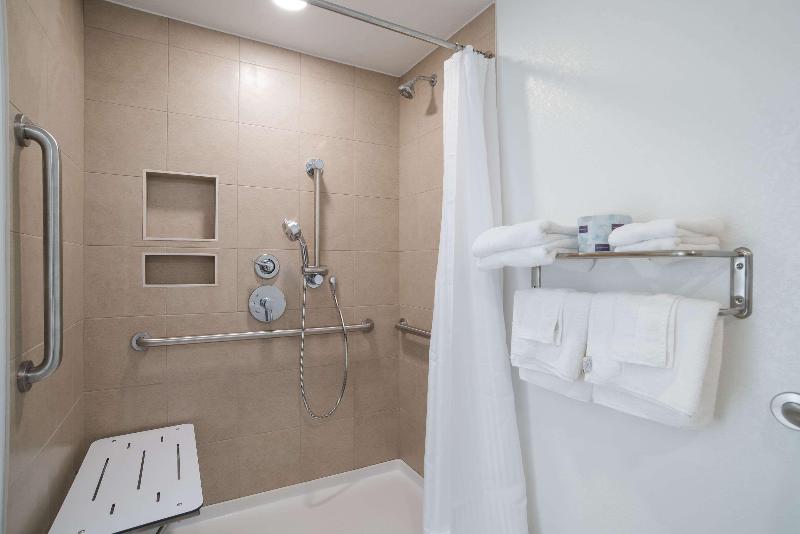 适合残疾人使用的标准间, Rodeway Inn At Somers Cove Marina