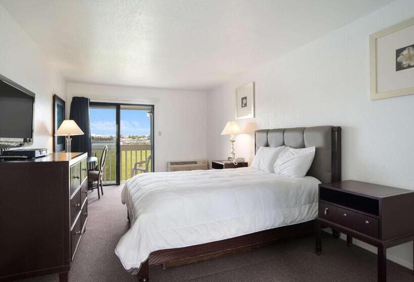 장애인을 위한 스탠다드 룸, Rodeway Inn At Somers Cove Marina