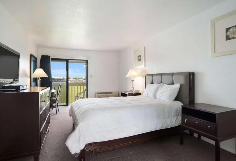身障者適用スタンダードルーム, Rodeway Inn At Somers Cove Marina