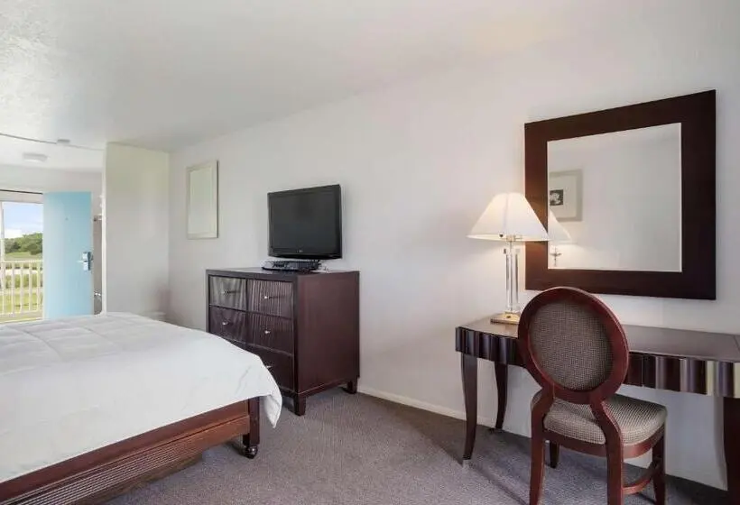 身障者適用スタンダードルーム, Rodeway Inn At Somers Cove Marina
