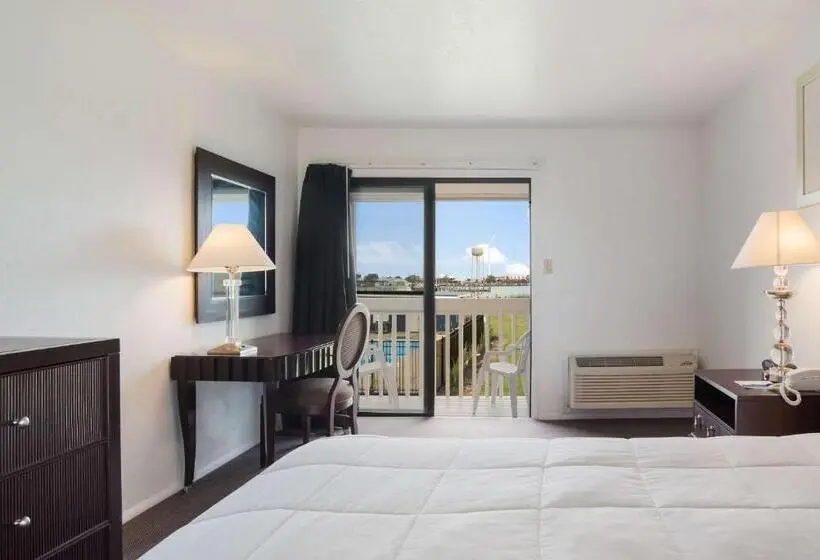 身障者適用スタンダードルーム, Rodeway Inn At Somers Cove Marina