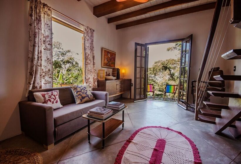 בקתת חדר, Bus Stop Paraty