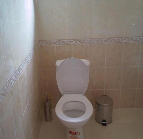 غرفة قياسية ثلاثية مزودة بشرفة, Guest House Pip