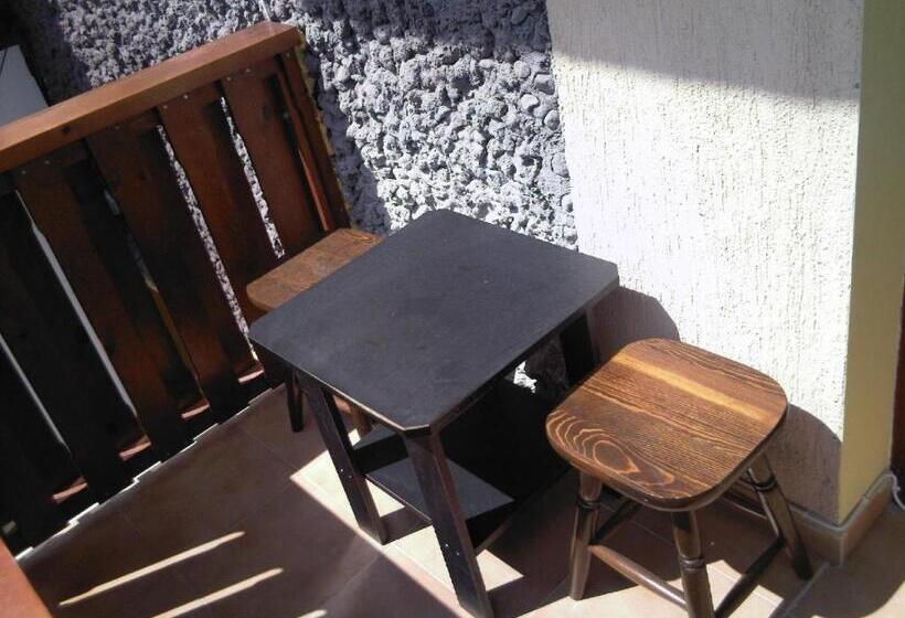 غرفة قياسية مزوَّدة بشُرفة, Guest House Pip