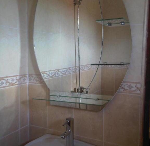 إستديو قياسى مزود بشرفة, Guest House Pip