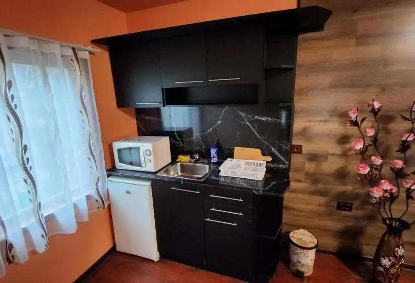 سوییت خانوادگی, Guest House Pip