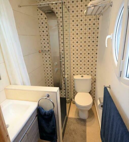 Номер Стандарт Вид на Море, Logis La Marine