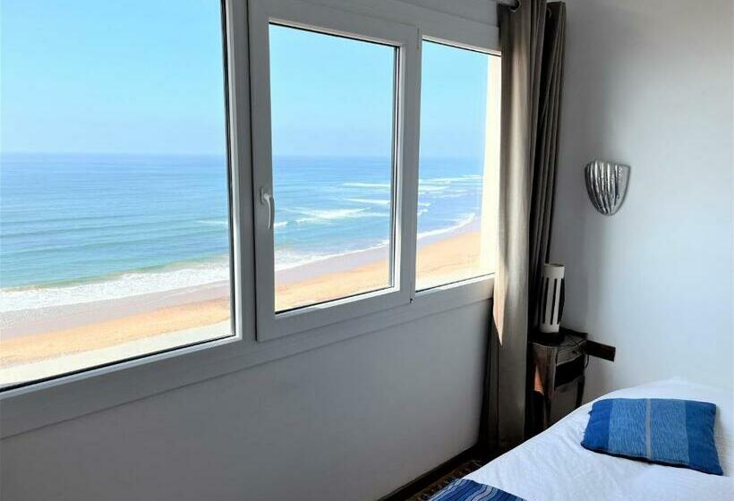 Номер Стандарт Вид на Море, Logis La Marine