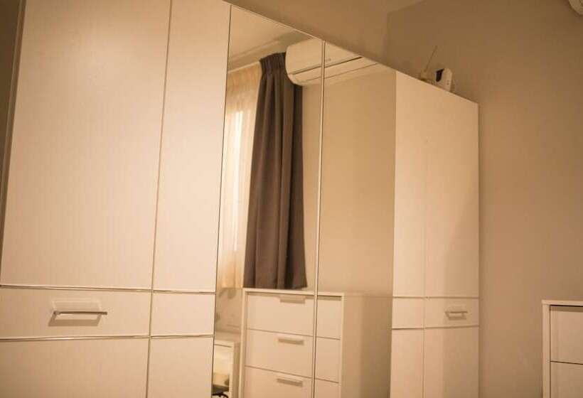 اتاق استاندارد با سرویس بهداشتی مشترک, Luxury Msida Circle Suites