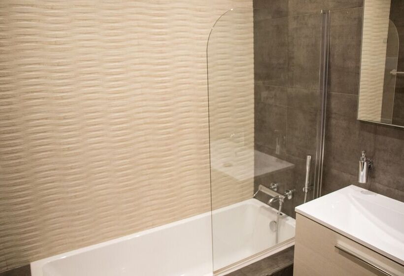 اتاق استاندارد با سرویس بهداشتی مشترک, Luxury Msida Circle Suites