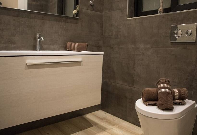 اتاق استاندارد با سرویس بهداشتی مشترک, Luxury Msida Circle Suites