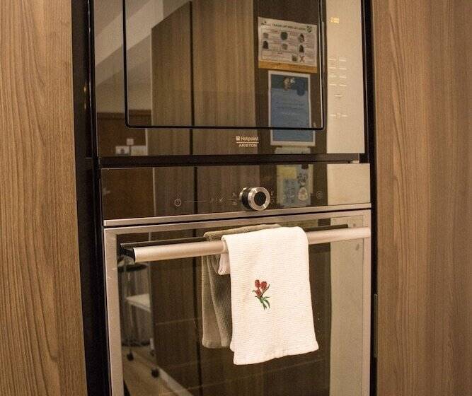 اتاق استاندارد با سرویس بهداشتی مشترک, Luxury Msida Circle Suites