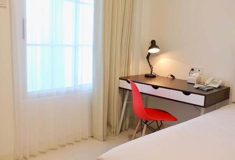 Standard Yhden Hengen Huone, Rumah Kertajaya