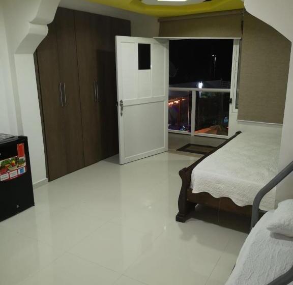 家庭间, Apartamentos Isla Tropical