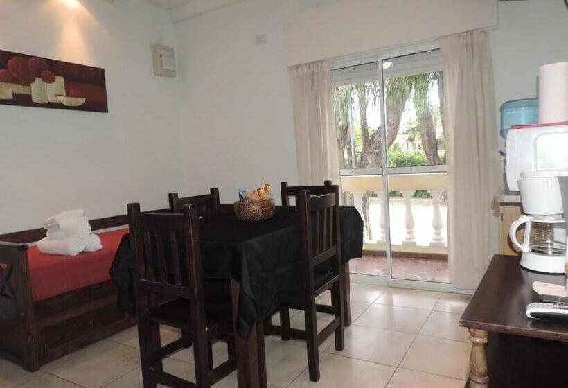 آپارتمان 1 خوابه با چشم‌انداز استخر, Casa Di Aqua Apart