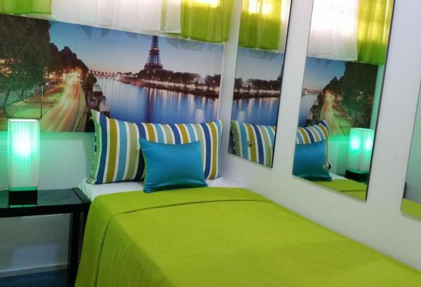 استودیوی لوکس, Alegria Hostal