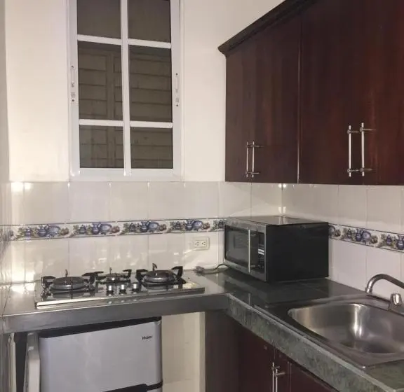 استودیوی لوکس, Alegria Hostal