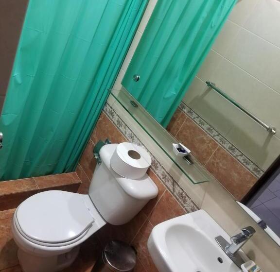 استودیوی لوکس, Alegria Hostal