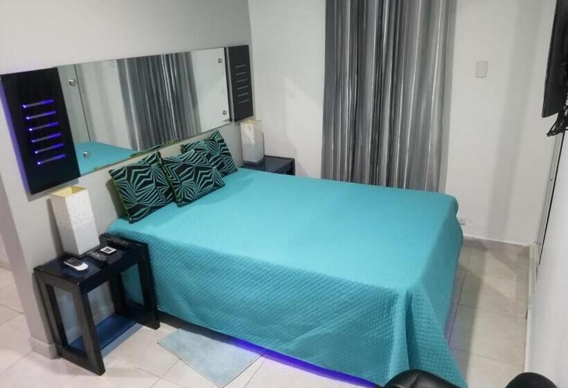 استودیوی لوکس, Alegria Hostal