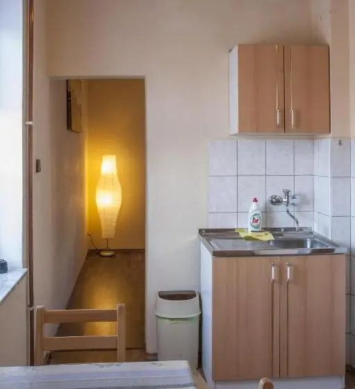 スイート, Penzion U Nádraží