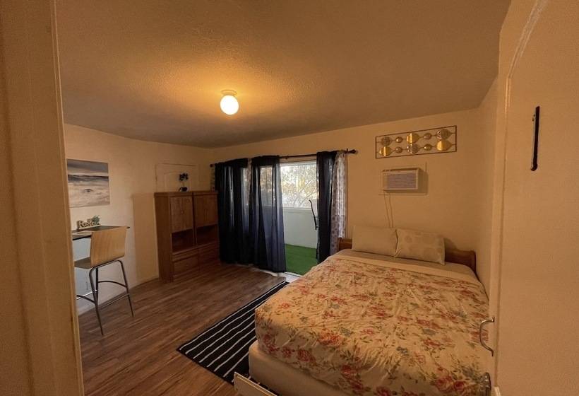 Çift Kişilik Yataklı Basic Oda, The Yellow Penthouse Llc