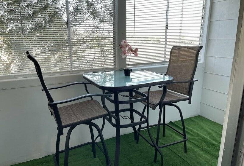 Çift Kişilik Yataklı Basic Oda, The Yellow Penthouse Llc