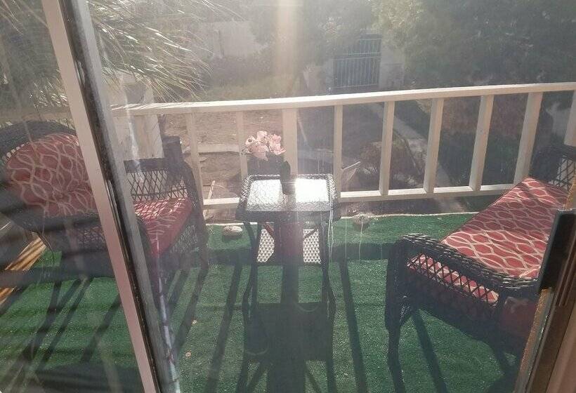 Çift Kişilik Yataklı Basic Oda, The Yellow Penthouse Llc