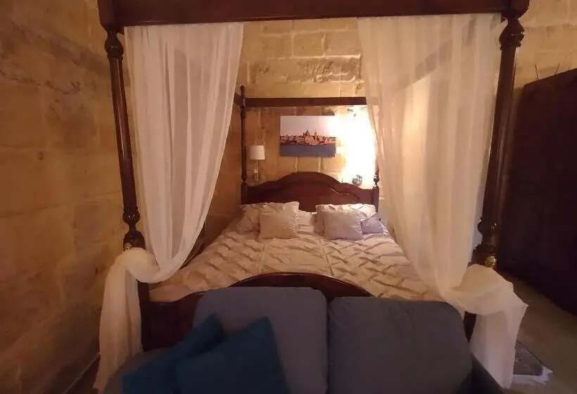 استودیوی لوکس, Villa Vittoria
