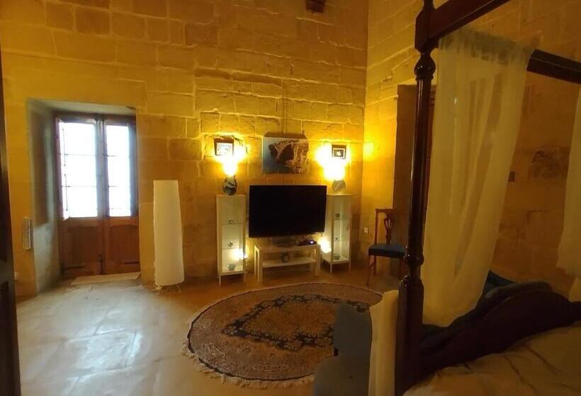 استودیوی لوکس, Villa Vittoria