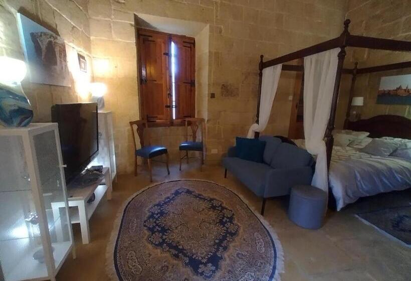 استودیوی لوکس, Villa Vittoria