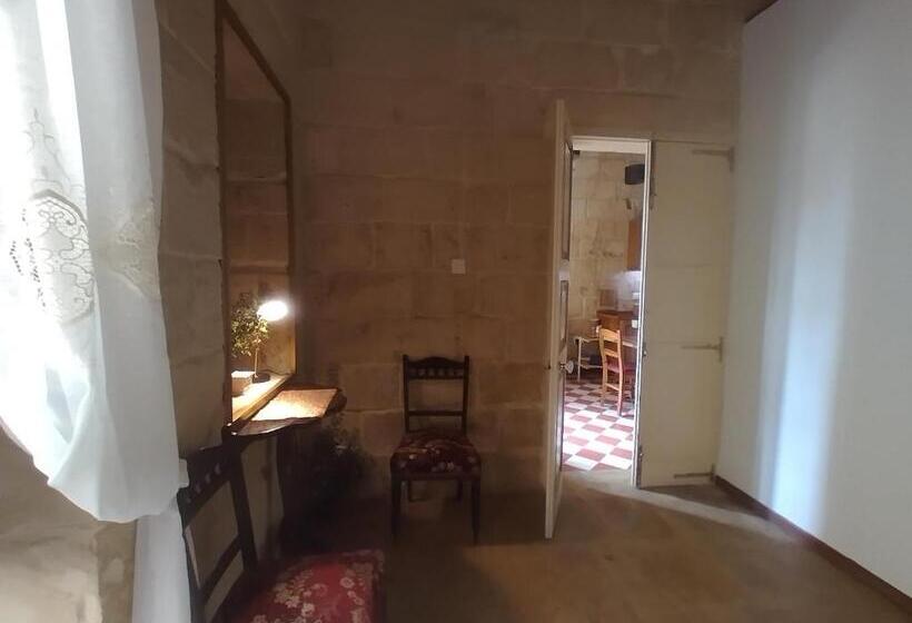 استودیوی سوپریور, Villa Vittoria