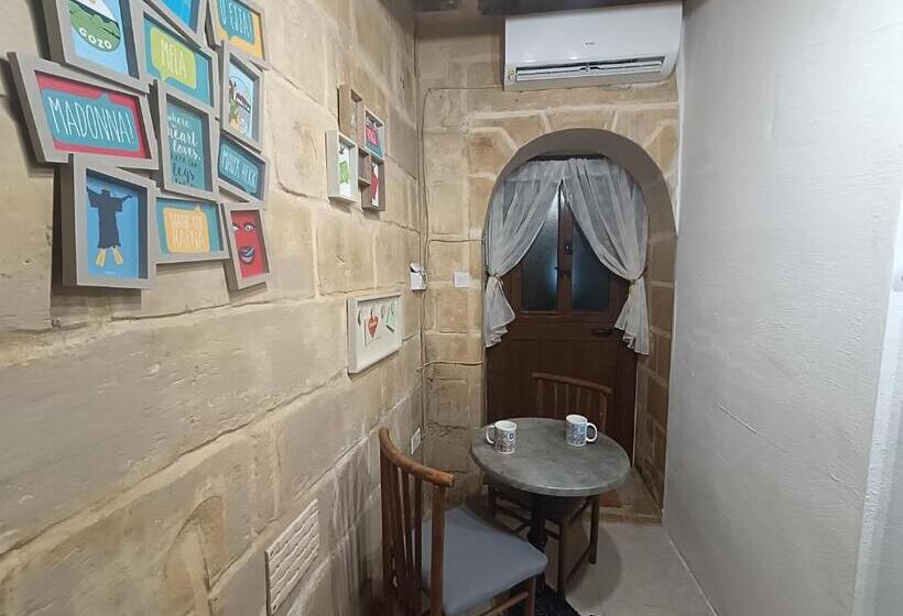 اتاق اکونومی, Villa Vittoria