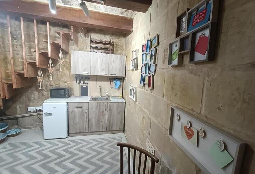 اتاق اکونومی, Villa Vittoria