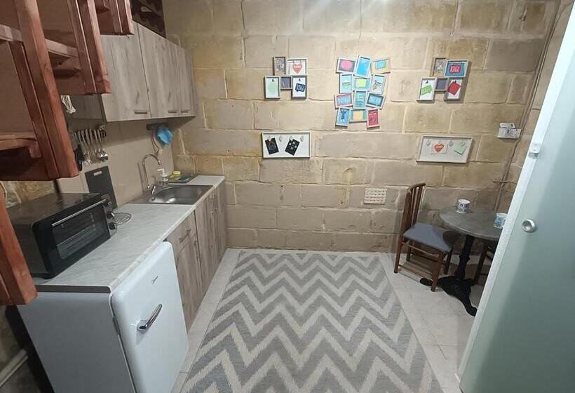 اتاق اکونومی, Villa Vittoria