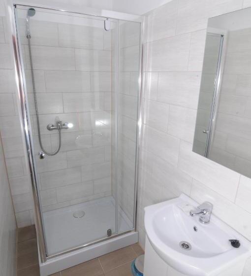 اتاق استاندارد یک نفره, Pensiunea Elisei